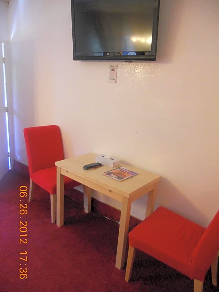 Tradewinds Airport Hotel