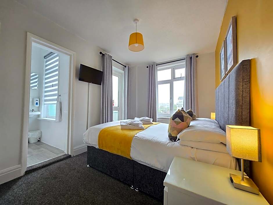 Beach Hotel Torbay B&B