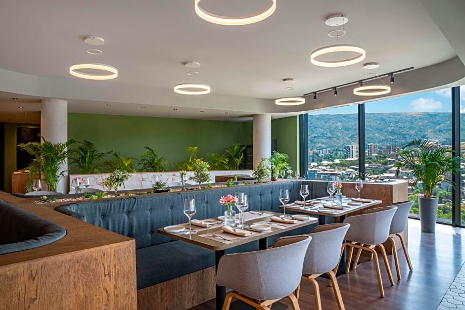 Golden Tulip Design Tbilisi