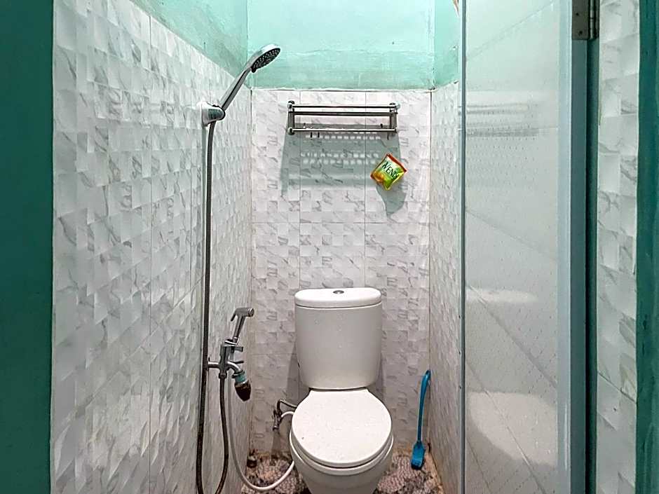 Antony Homestay near Pantai Pasir Putih Parbaba Mitra RedDoorz