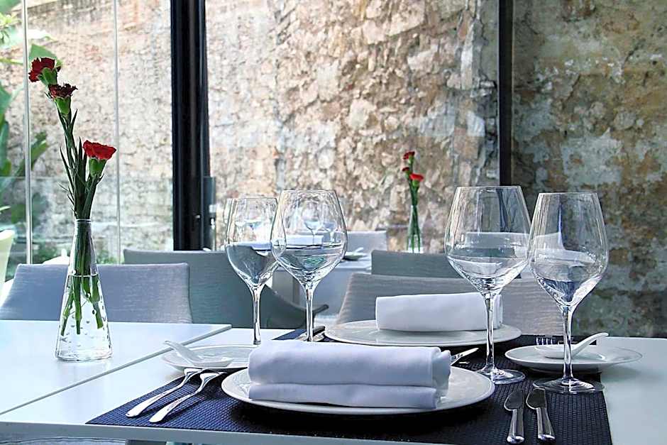 Olivia Plaza Hotel