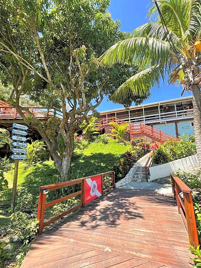 Hotel and Dive Center Roatan Yacht Club