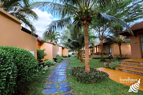 Honeymoon Bungalow with Sea View