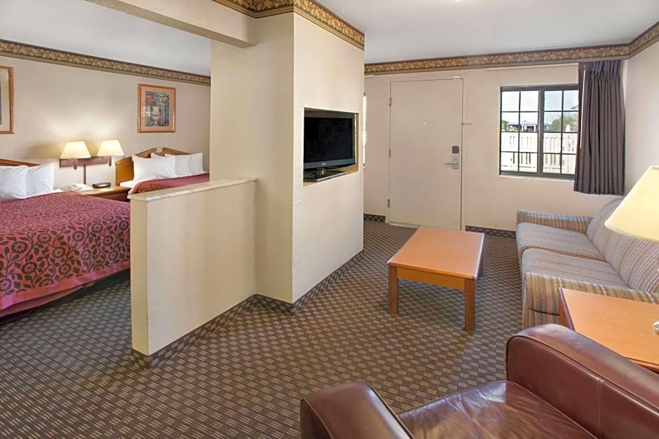 Days Inn & Suites by Wyndham Kokomo