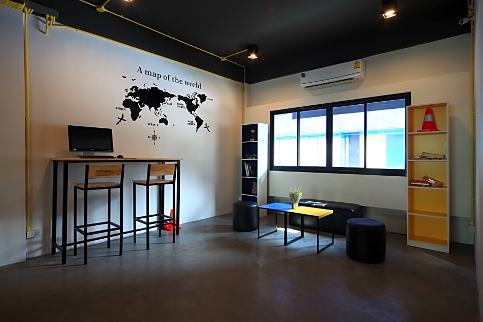 Tuk Tuk Hostel by ZUZU