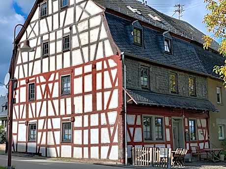 Altes Zehnthaus Geierlay