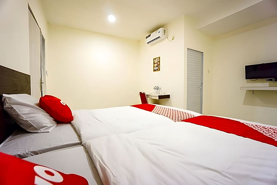 Super OYO 1838 COZY Home