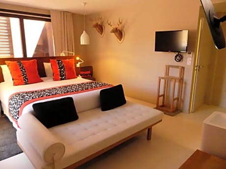 Junior Suite with Spa Bath and Hot Tub