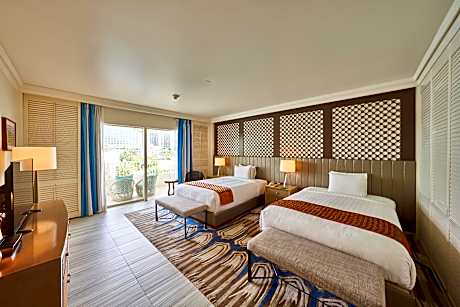 Pool Side Suite