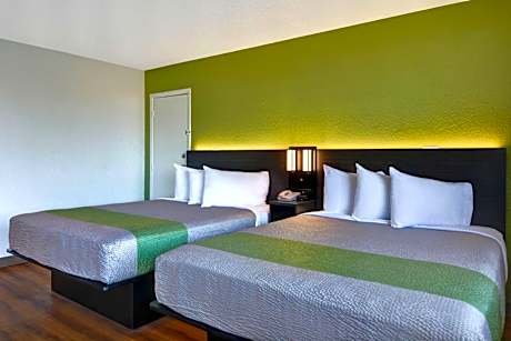 Queen Room with Two Queen Beds - Disability Access - Non-Smoking