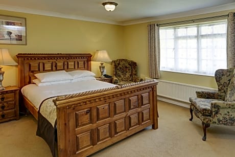 1 King 1 Single Non-Smoking Superior Room Family Room