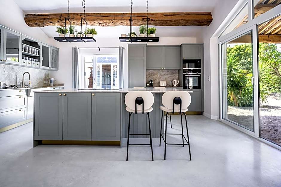 Secret d'Uzès - Place aux Herbes - Piscine chauffée et Jacuzzi