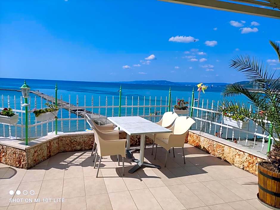 Hotel Oasis - Beach Access