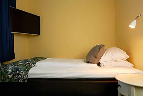 Economy Single Room - Pet Friendly/Non-Smoking