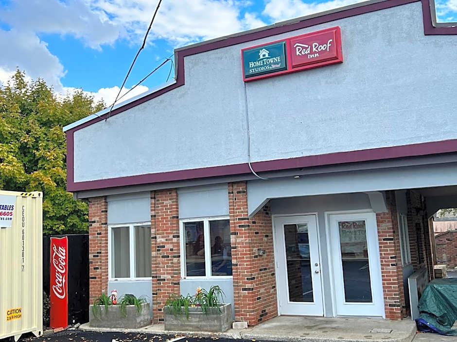 HomeTowne Studios by Red Roof Georgetown, KY