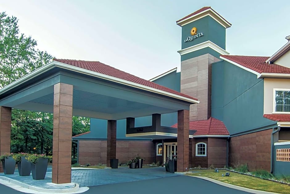 La Quinta Inn & Suites by Wyndham Atlanta Perimeter Medical Center