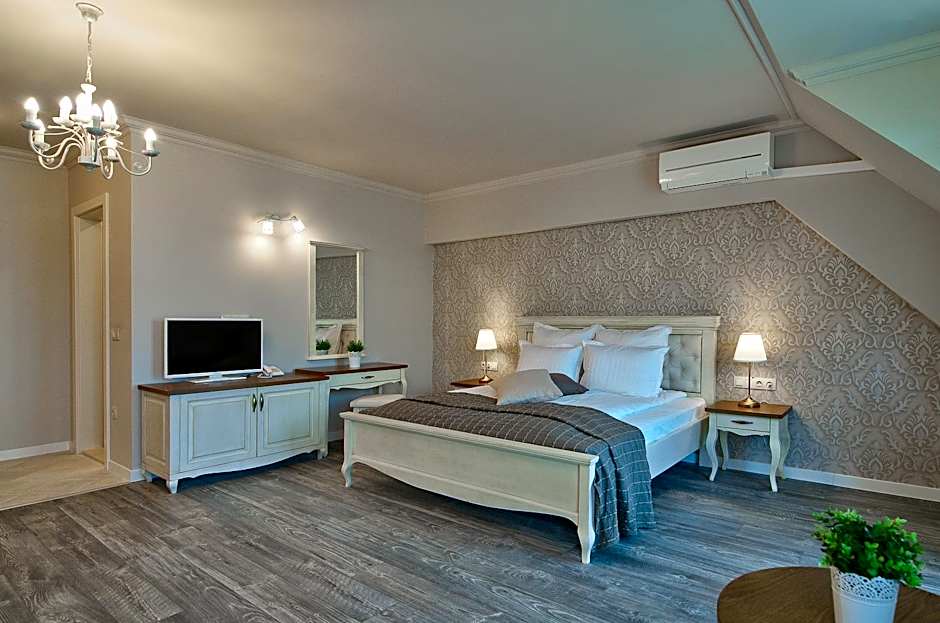 Sunny Castle Hotel - All Inclusive, Beach and Free parking