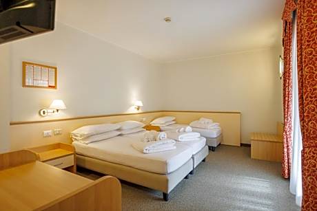 Triple Room with Balcony