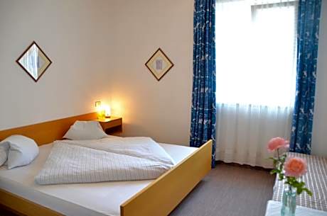 Apartment with Garden View