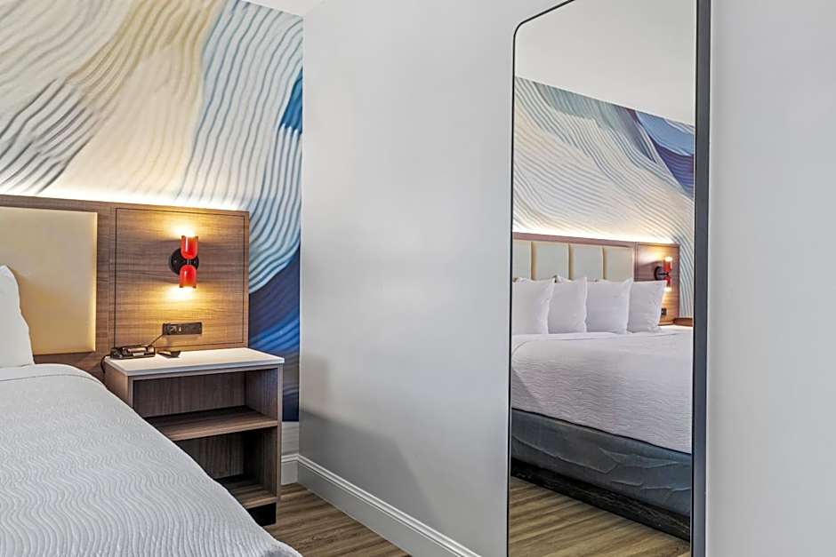 Hotel Skye San Francisco Airport SFO FREE SHUTTLE!