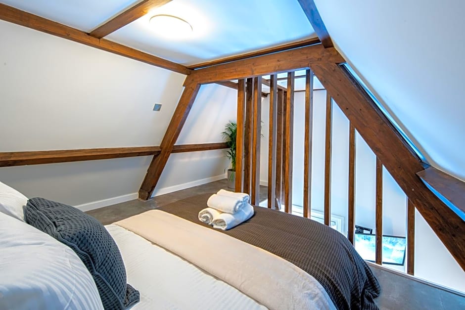 Family penthouse 7-Minutes from Rotterdam Central Newly Build top floor terrace R5