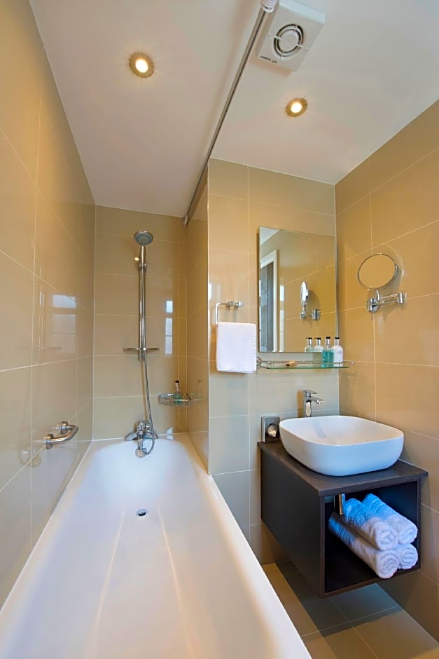 OYO Townhouse 30 Sussex Hotel