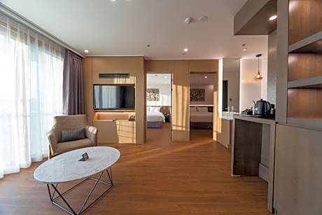 Two-Bedroom Family Suite with BBQ Package for 2