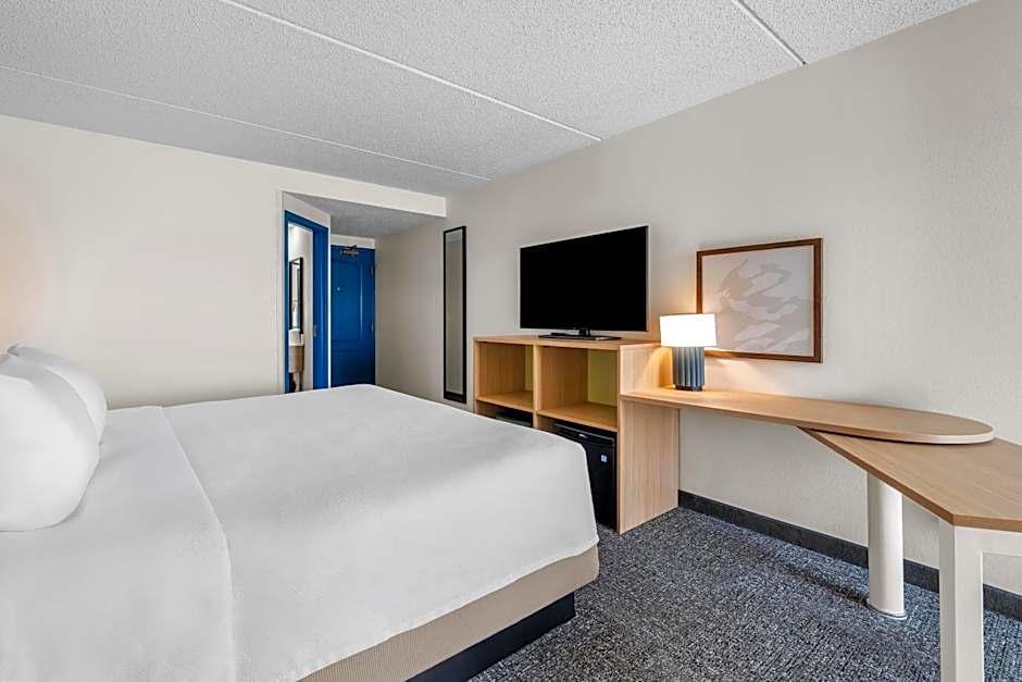 Spark by Hilton Green Bay