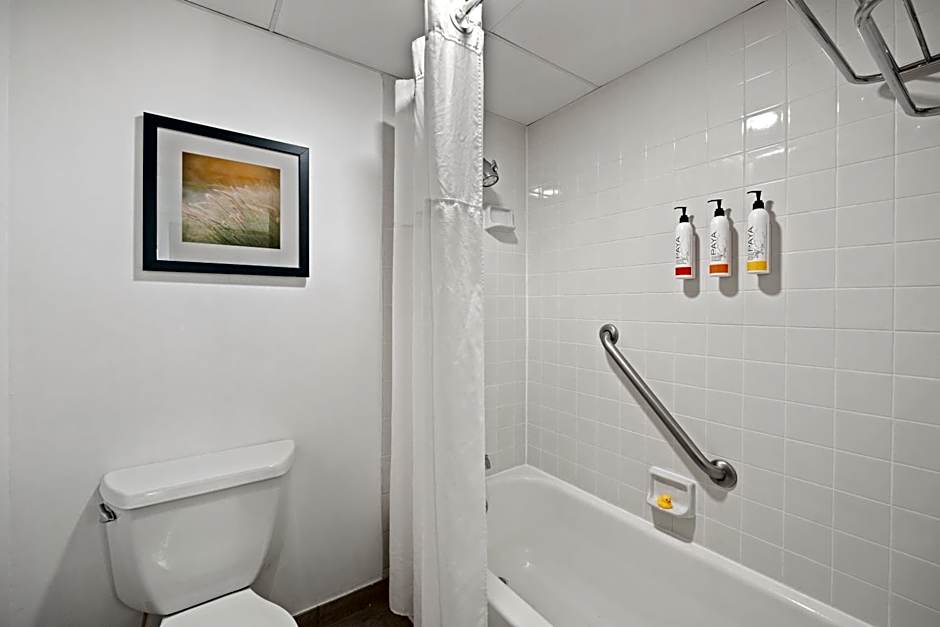 315 LoSo Hotel Airport