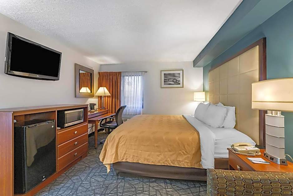 Quality Inn Austintown-Youngstown West