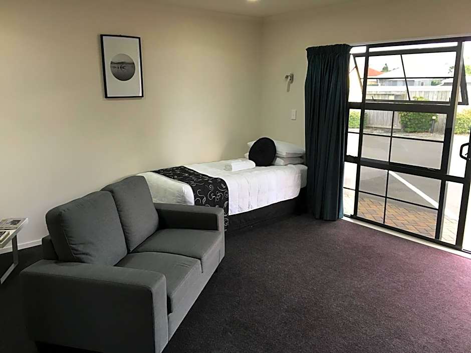 Kiwi Court Motel