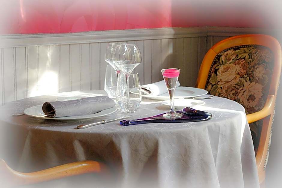 Logis Hôtel et Restaurant du Dauphin