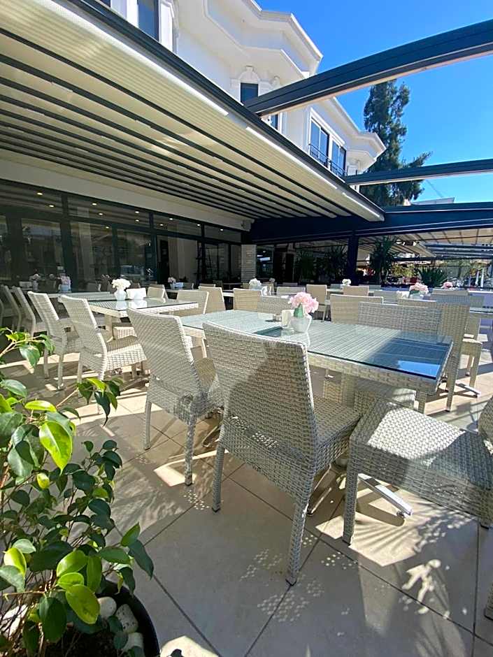 Alesta Seaside Residence