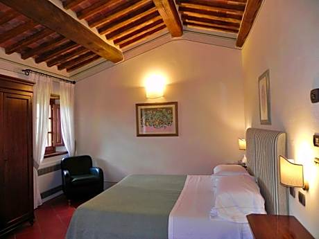 Standard Twin Room with Garden View