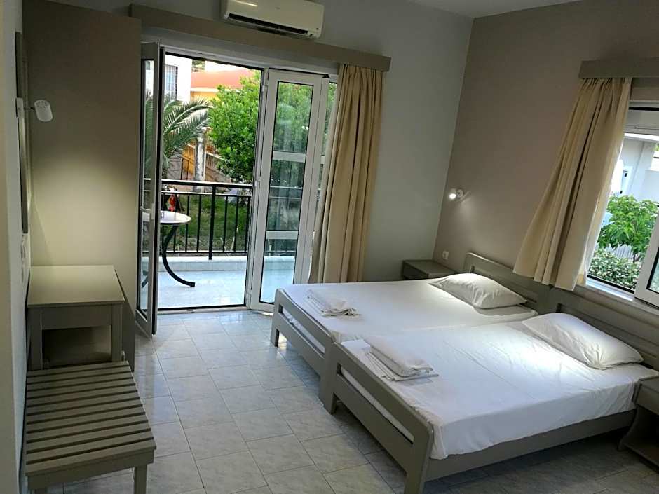 Niriis Hotel