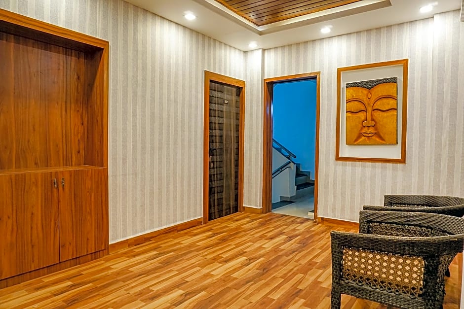 FabHotel Tan Square - Nr. Eon IT Park