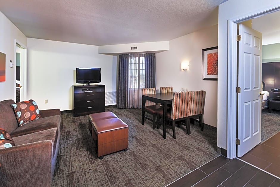 Staybridge Suites Tulsa-Woodland Hills
