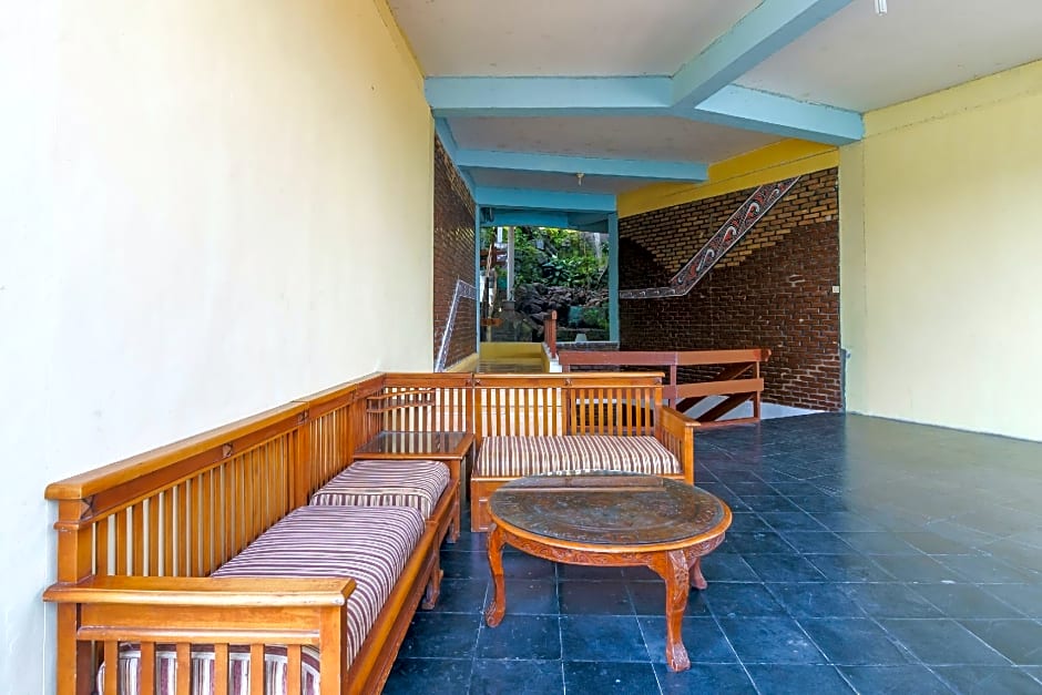 RedDoorz @ Tuktuk Danau Toba