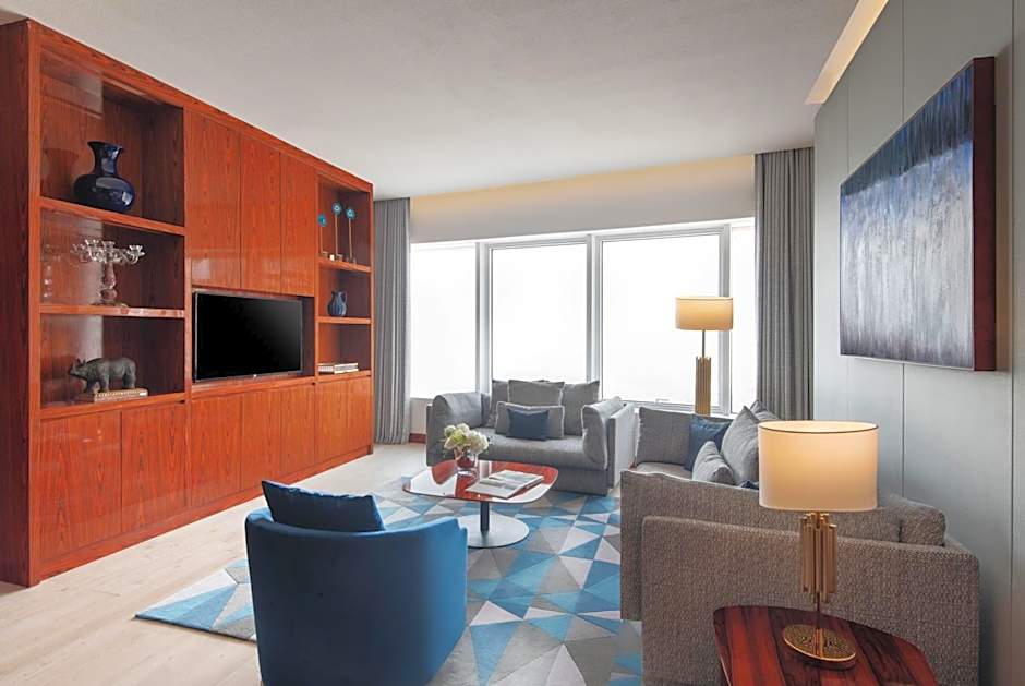 The Bentley Luxury Hotel & Suites