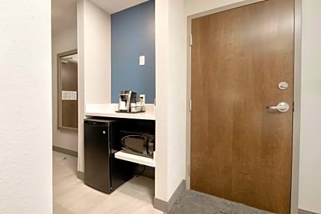 King Room - Disability Access with Roll In Shower