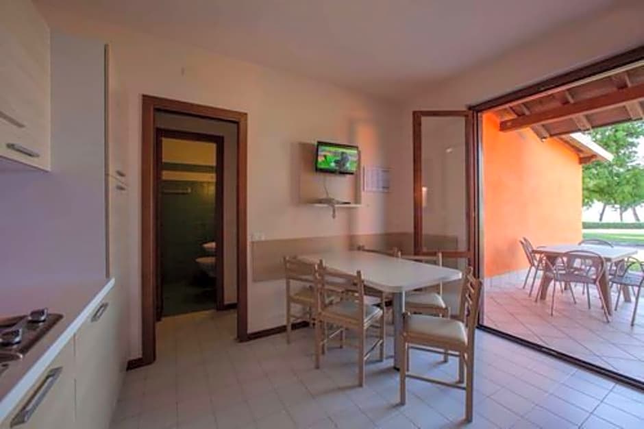 The Garda Village - Near Spiaggia Brema
