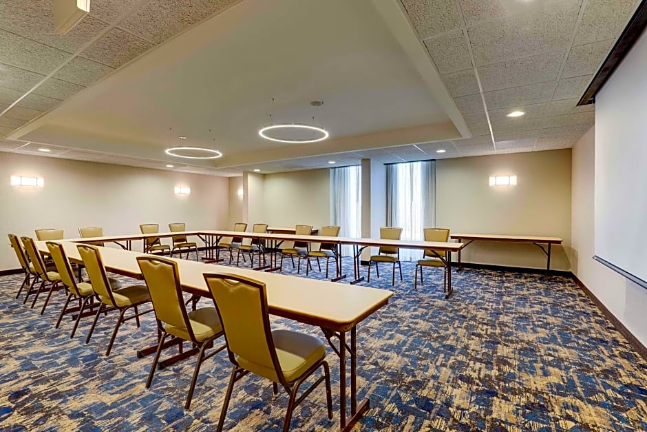 Drury Inn & Suites St. Louis St. Peters