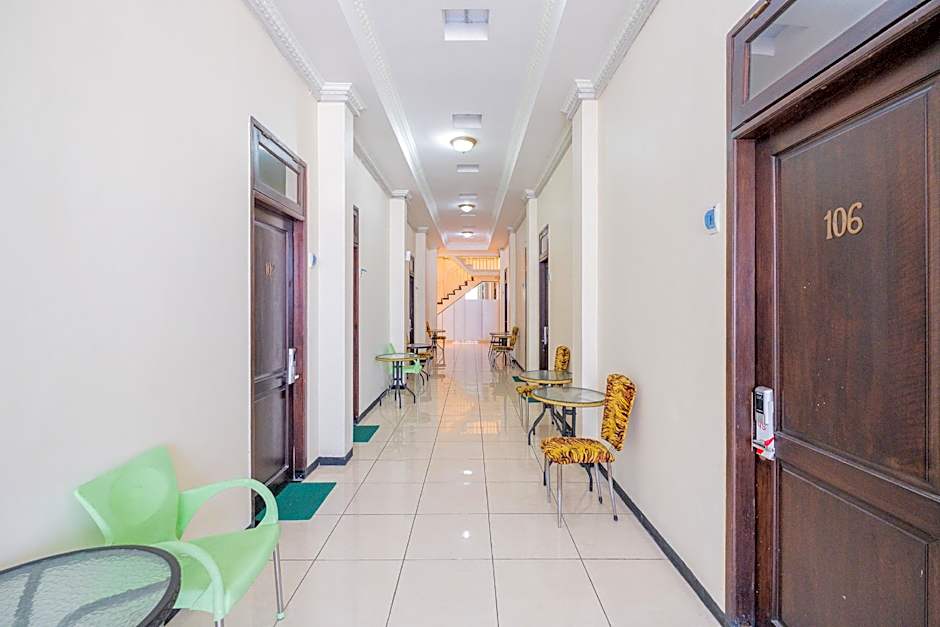 RedDoorz Plus @ Grace Residence Surabaya