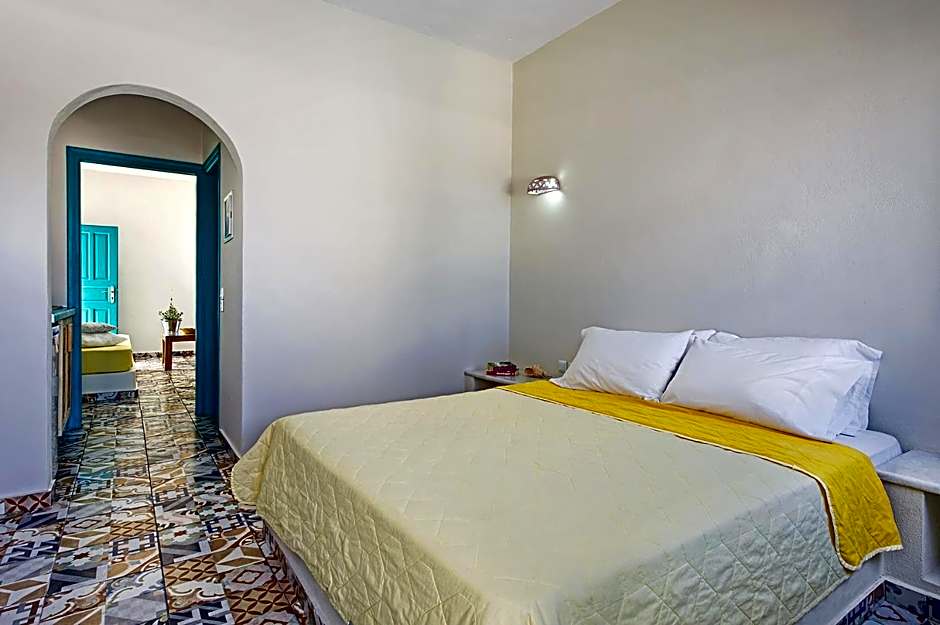 Nissia Beach Apartments & Suites