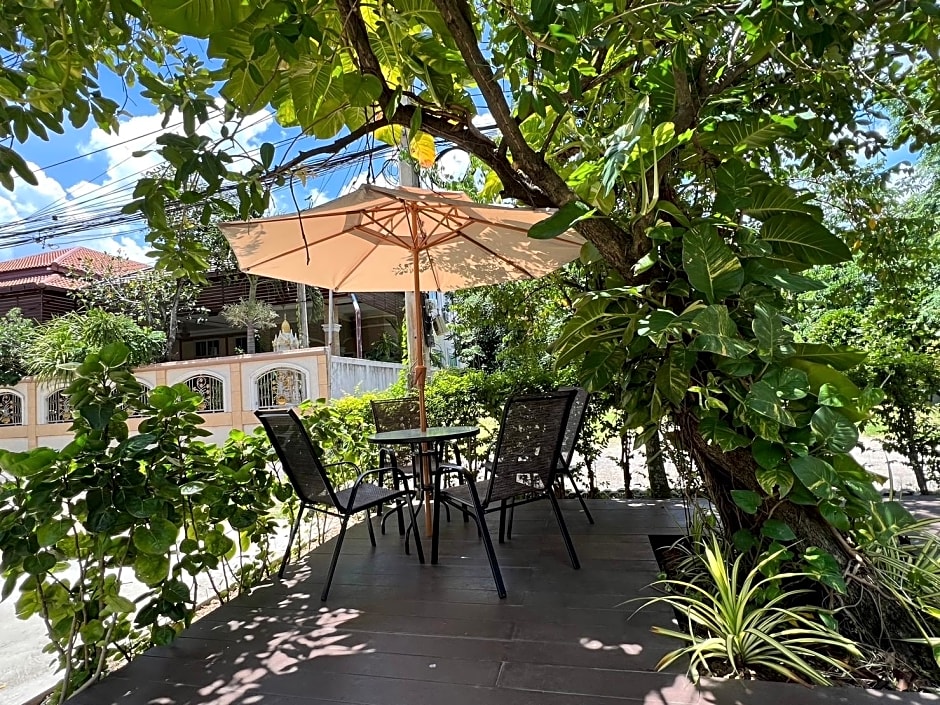 THE NINE PLACE Chaeng Sanit