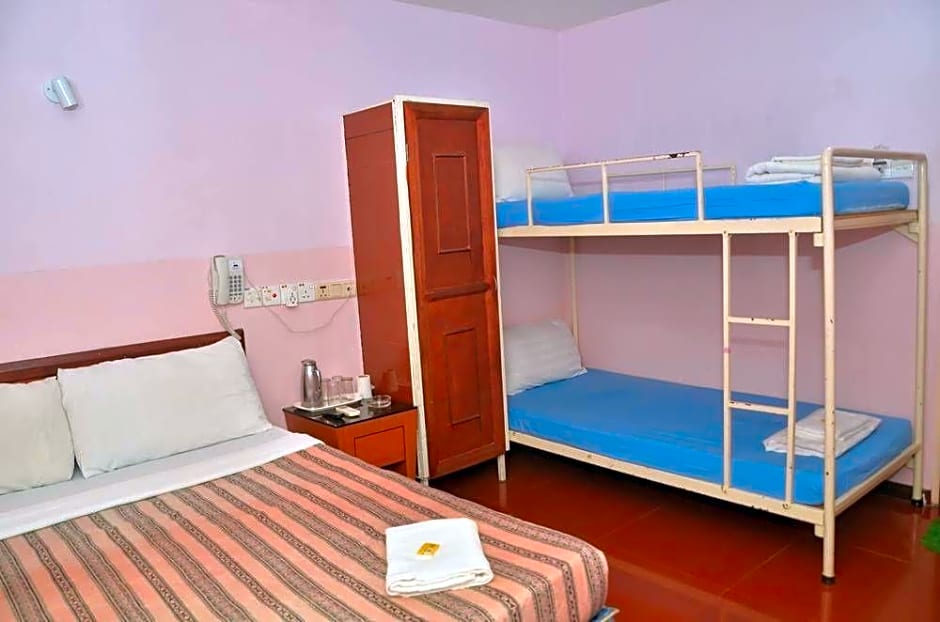 J&J Hotel