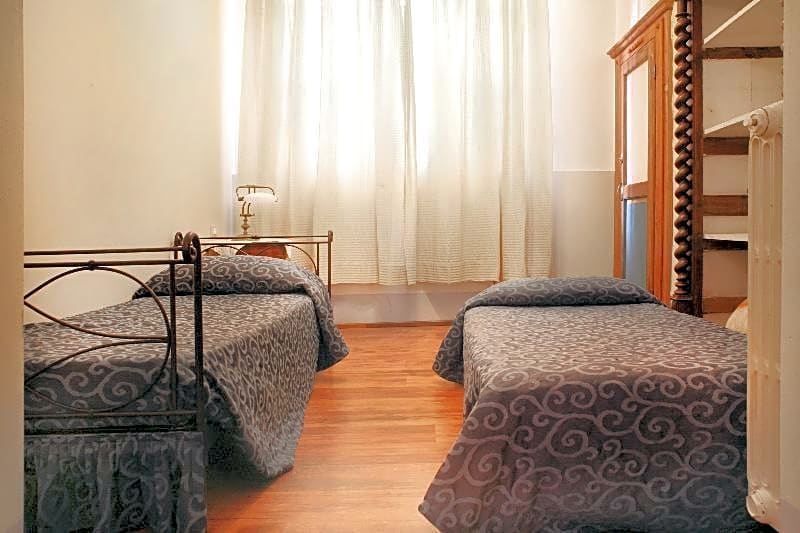 Hotel Azzi