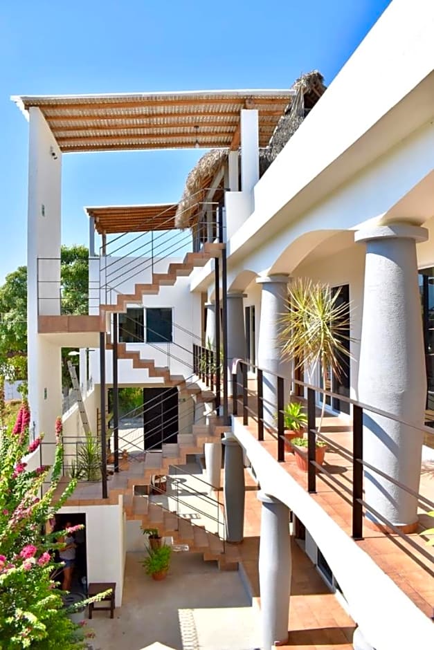 Carri Surf Studio
