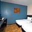 CREW EXPRESS Hotel