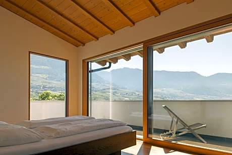 Superior One-Bedroom Apartment